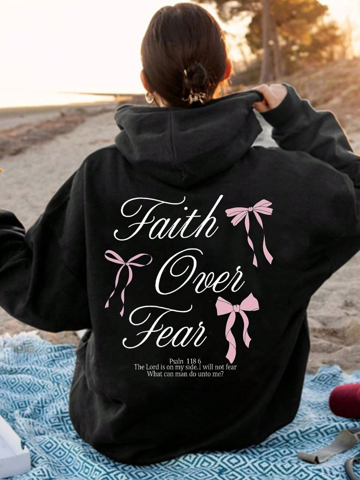 سويت شيرت هودي أسود مطبوع كاجوال للبنات (مرحلة ما قبل المراهقة) ببطانة حرارية لفصل الخريف